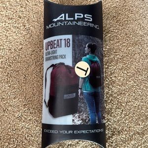 Alps mountaineering Upbeat ultra light drawstring pack 18L capacity